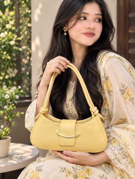 Moon shape bag [cream color]